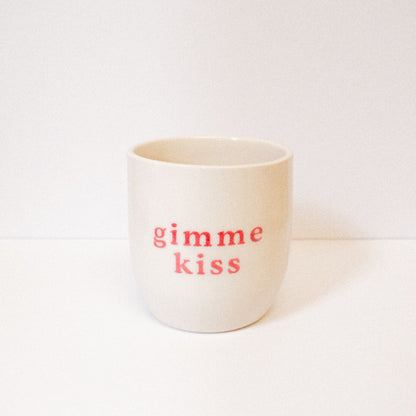 SECONDS Gimme Kiss Short Cup: Warped Shape