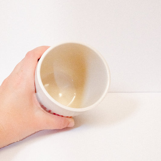 SECONDS Gimme Kiss Short Cup: Warped Shape